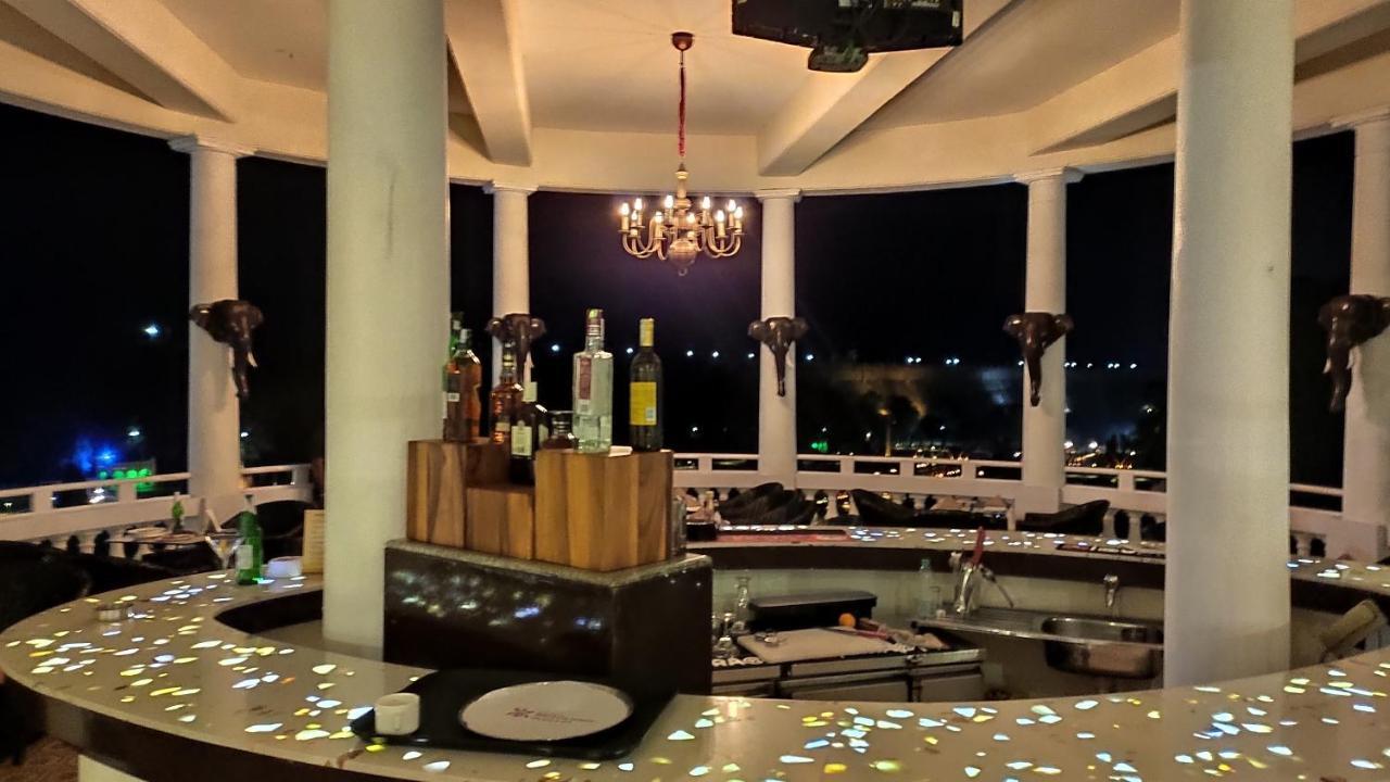ロイヤル オーキッド ブリンダヴァン ホテル Belagula エクステリア 写真